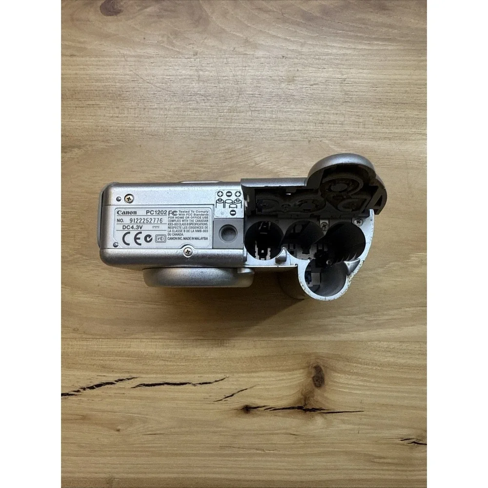 Canon PowerShot A75 3.2MP Digital Camera Silver-for Parts or Repair